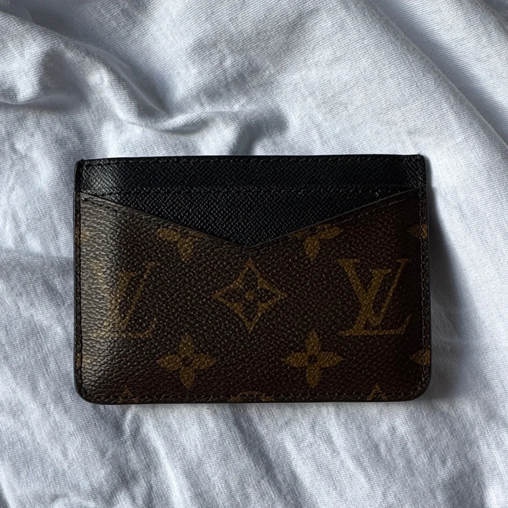 Louis Vuitton Monogram Macassar Canvas
Neo Porte Cartes Card Holder - Picture 1 of 4